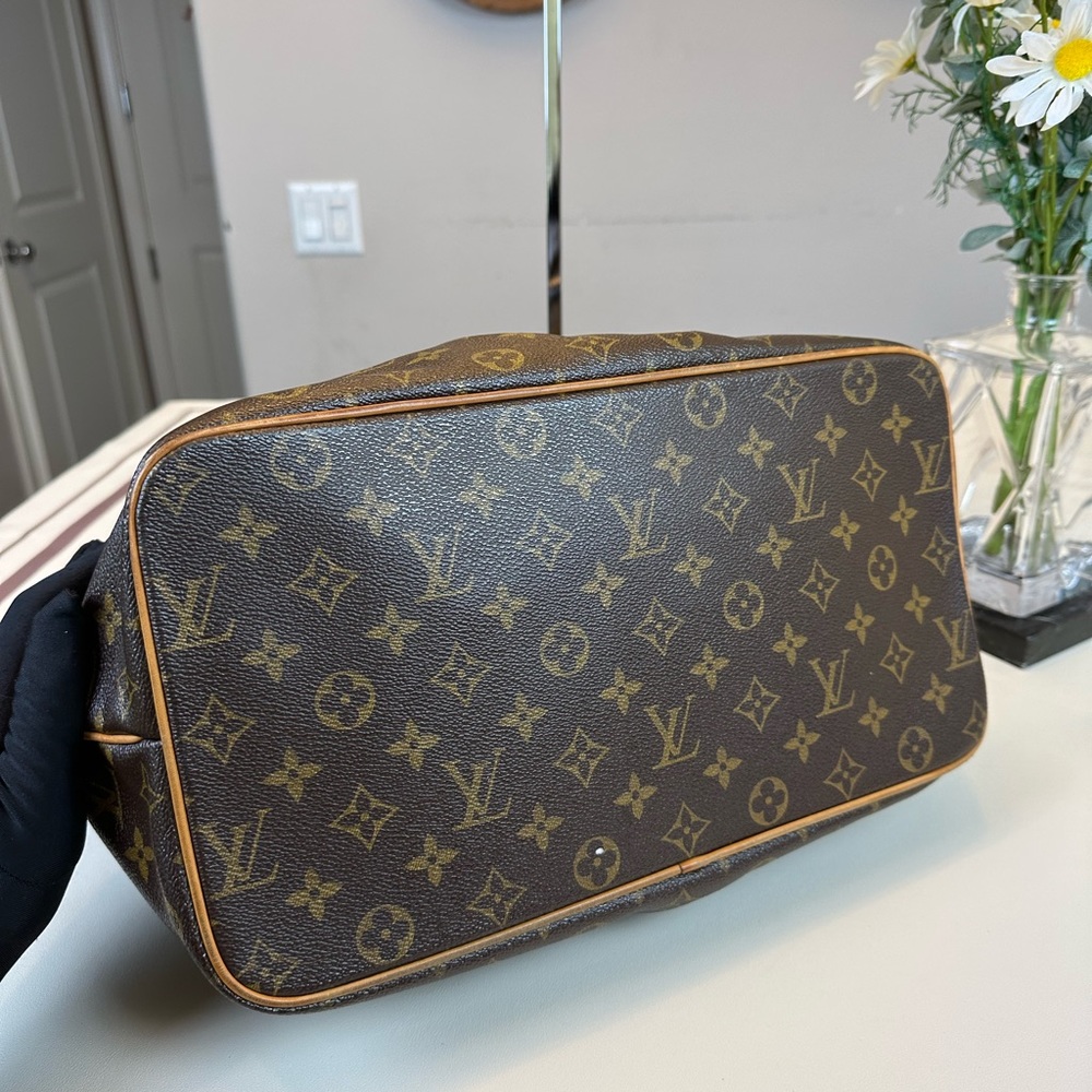 Louis Vuitton Monogram Canvas Palermo GM Shoulder Bag - Picture 5 of 17
